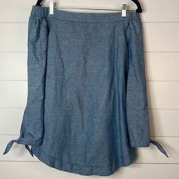 Free People off shoulder linen blend blue chambray top. Size Small. - Picture 2 of 9